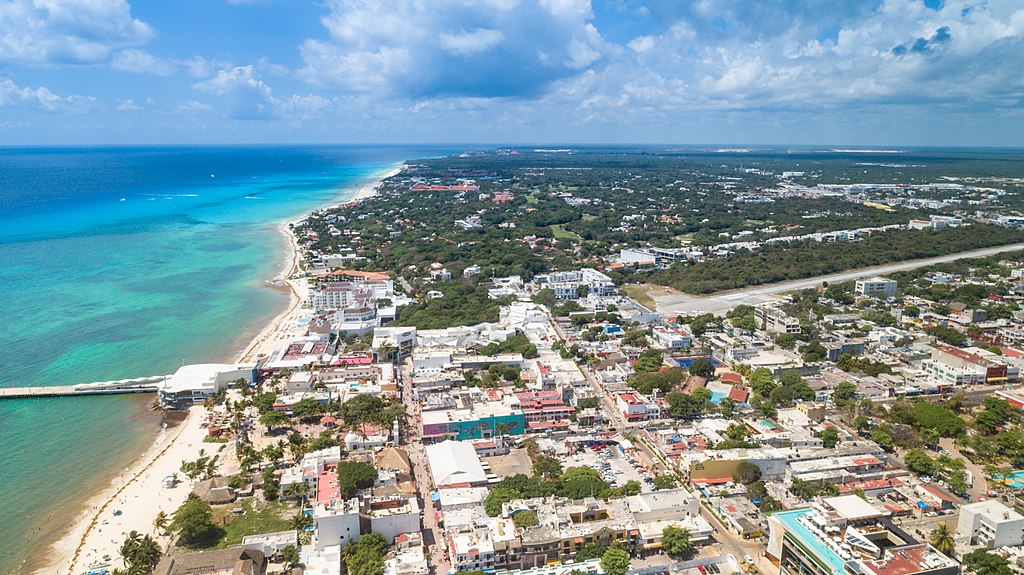 Boat departing from Playa del Carmen for whale shark tour